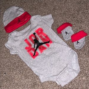 RESERVED ❌ 2 piece Nike Jordan onesie set